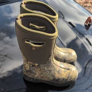 Bogs Kids' Green Camouflage Boots